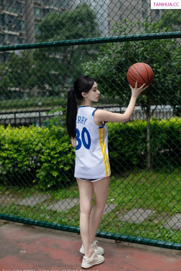   [XiuRen]高清写真图 2024.06.21 No.8744 豆瓣酱 模特合集第2张图片